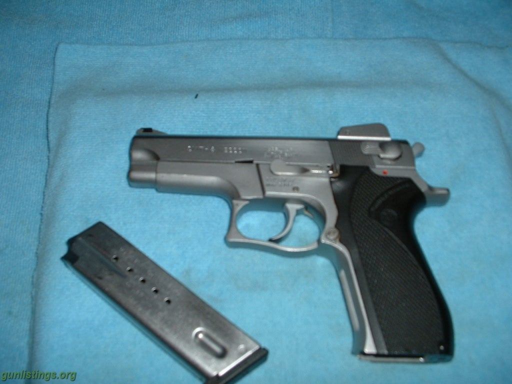 Pistols SMITH & WESSON 5906