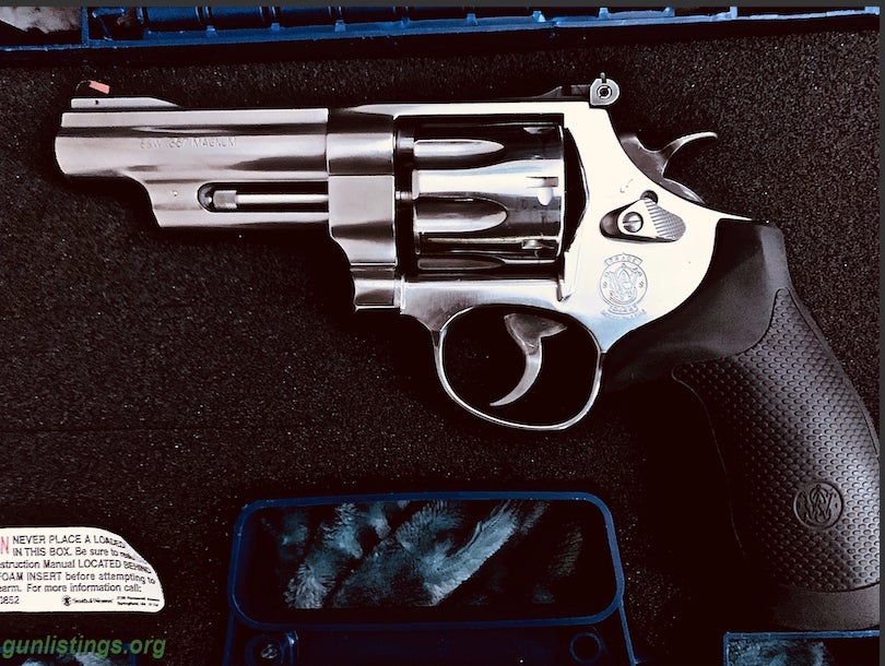 Pistols Smith & Wesson 627 4