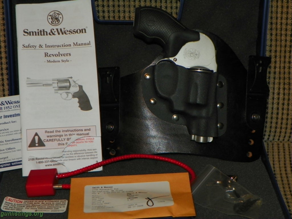 Pistols Smith & Wesson 638 Airweight Revolver