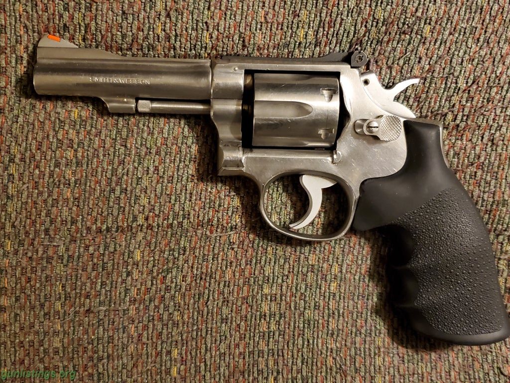 Pistols Smith & Wesson 67  38 Special