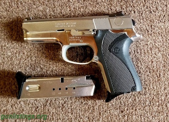 Pistols Smith & Wesson 6946 In 9MM