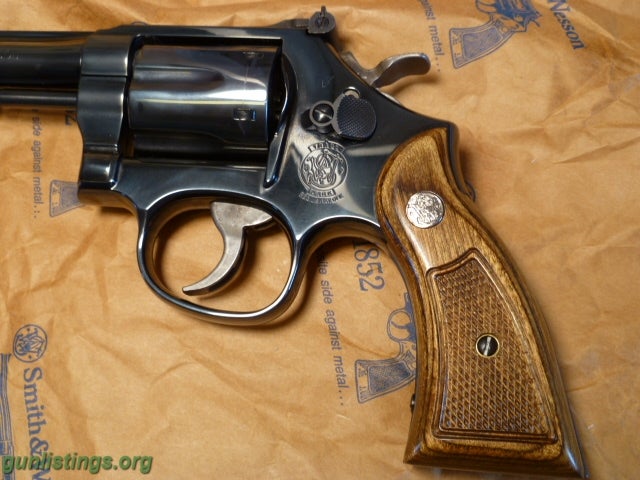 Pistols SMITH & WESSON  CLASSIC   22lr