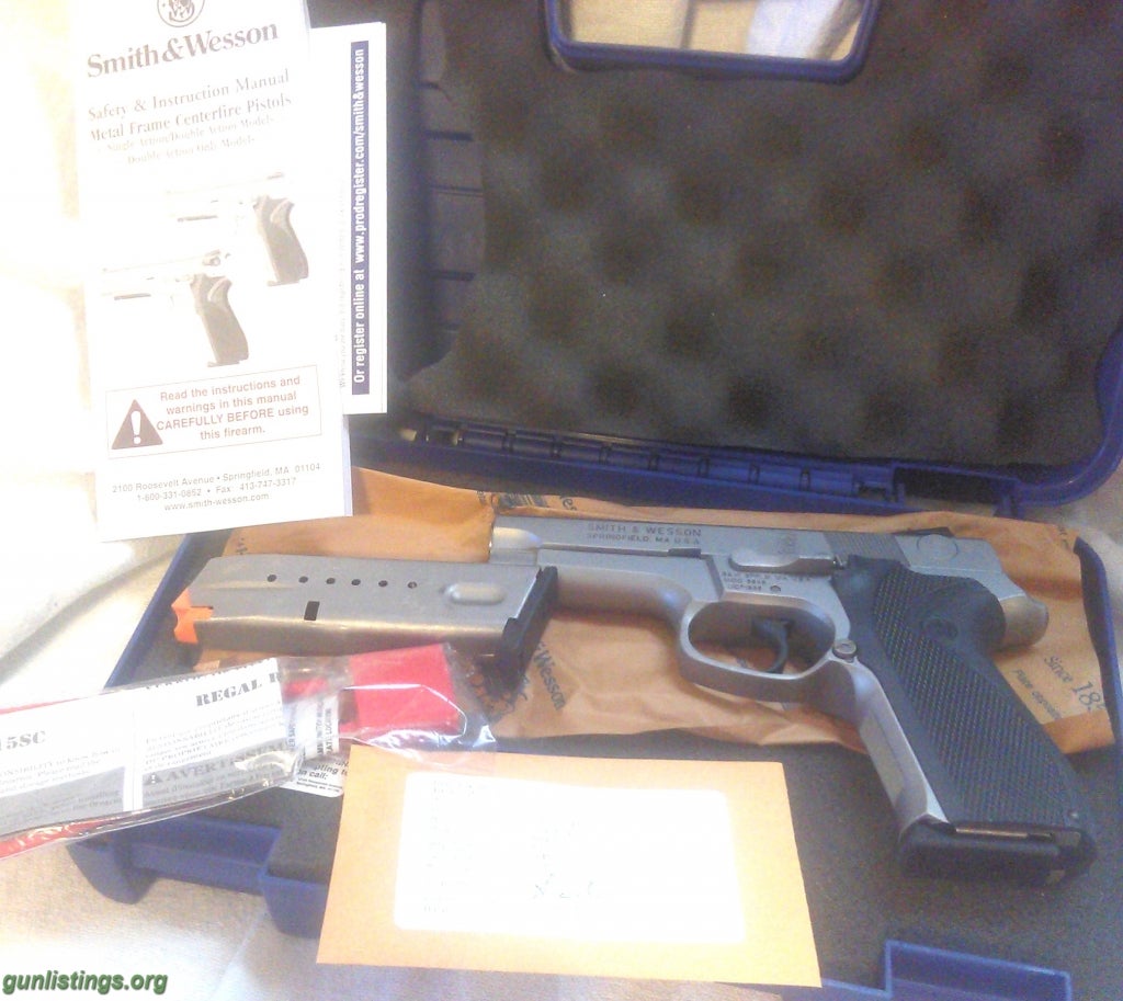 Pistols SMITH & WESSON M5946 9MM 4