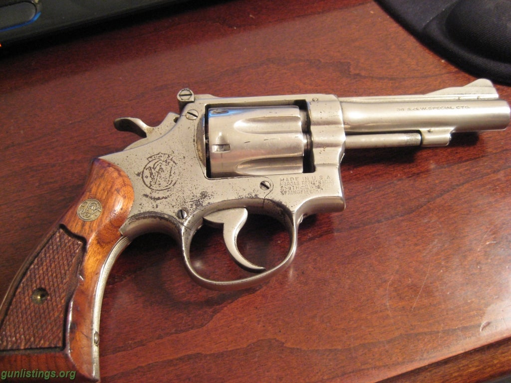 Pistols SMITH & WESSON MODEL 10 ;.38 NICKEL