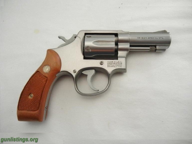 Pistols Smith & Wesson Revolver