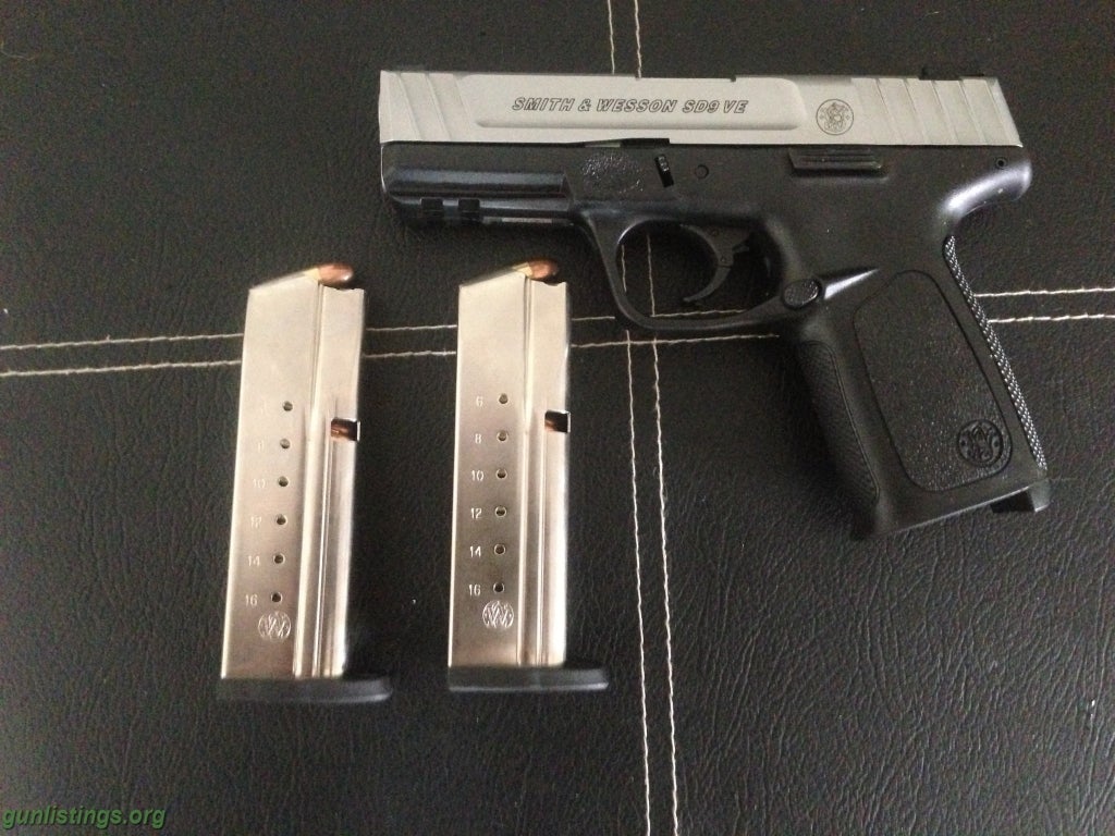 Pistols Smith & Wesson SD9VE 9MM