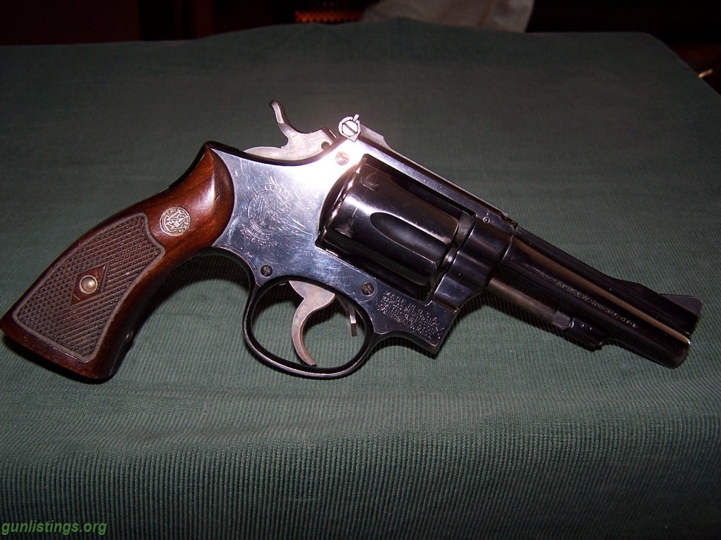 Pistols Smith And Wesson 38 (combat Masterpiece)