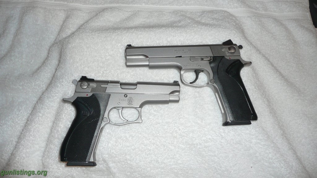 Pistols Smith And Wesson 3906. 500 4506 550