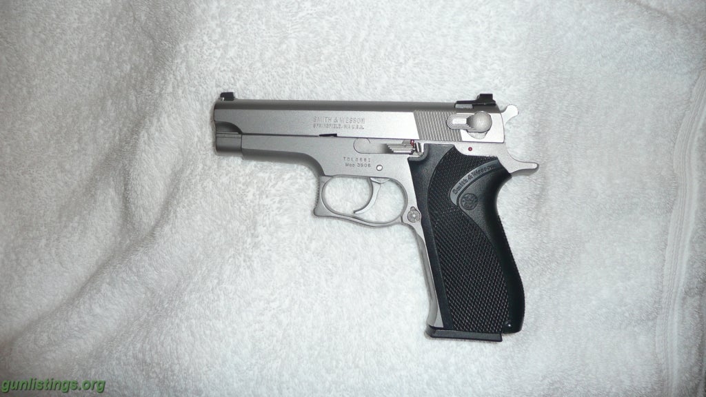 Pistols Smith And Wesson Model 3906