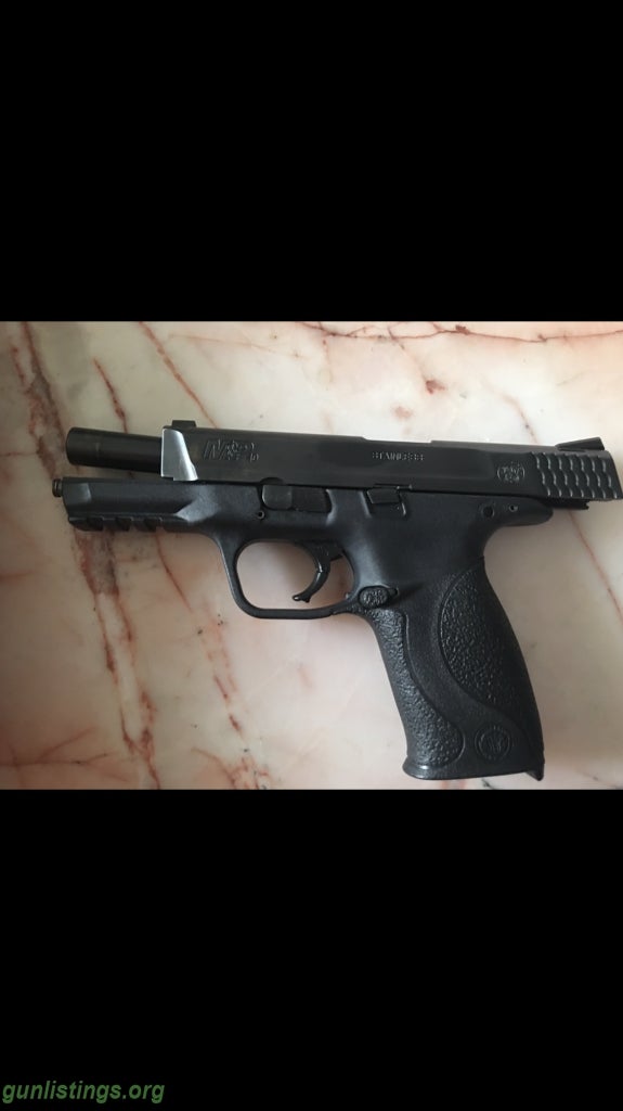 Pistols Smith And Wesson MP40