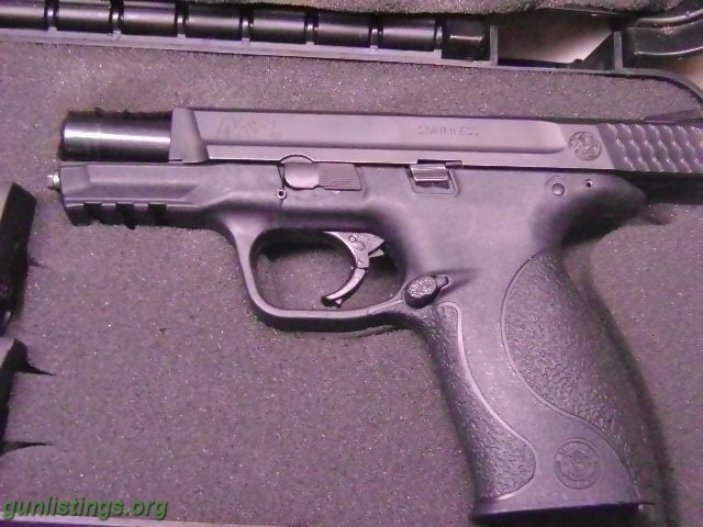 Pistols Smith And Wesson M&P 40 Cal