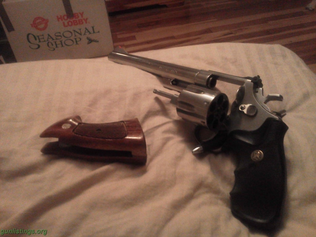 Pistols Smith And Wesson Stainless 44 Mag 8 3/8 In