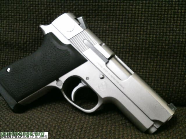 Pistols SMITH WESSON 4556