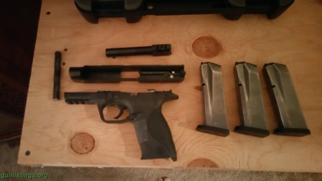 Pistols Smith& Wesson M&P 45acp Pistol