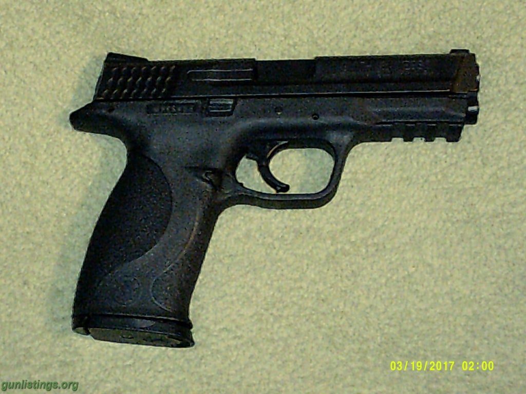 Pistols Smith&Wesson MP40 With Night Sights