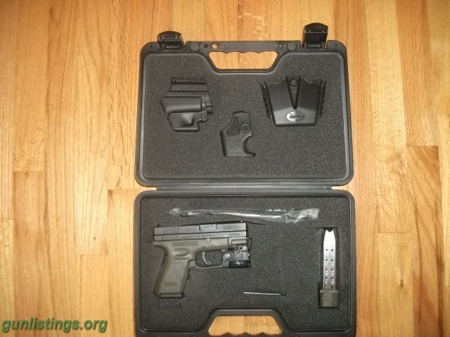 Pistols Springfield XD 40 Subcompact Plus Extras!