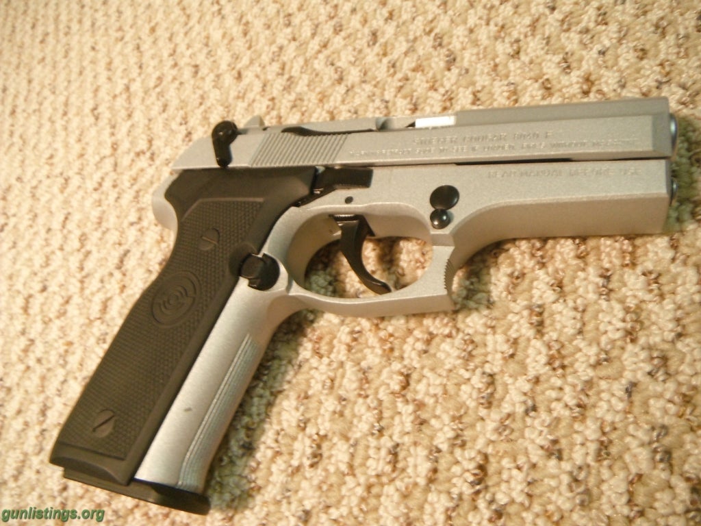 Pistols Stoeger Cougar .40 S&W Semi Auto Pistol