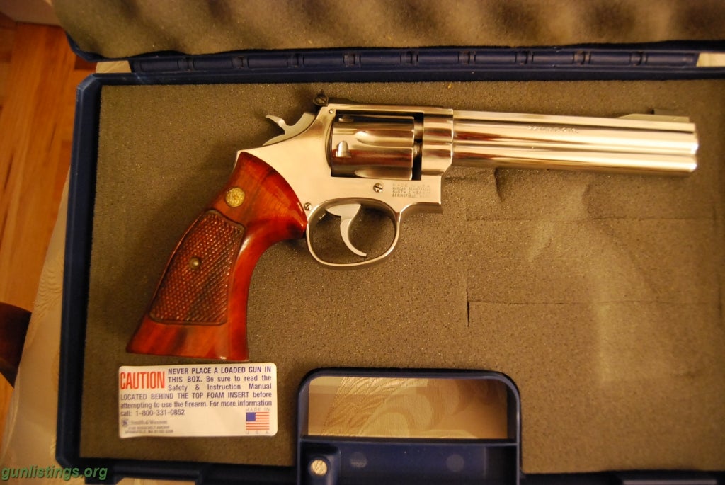 Pistols S&W 22 Mag