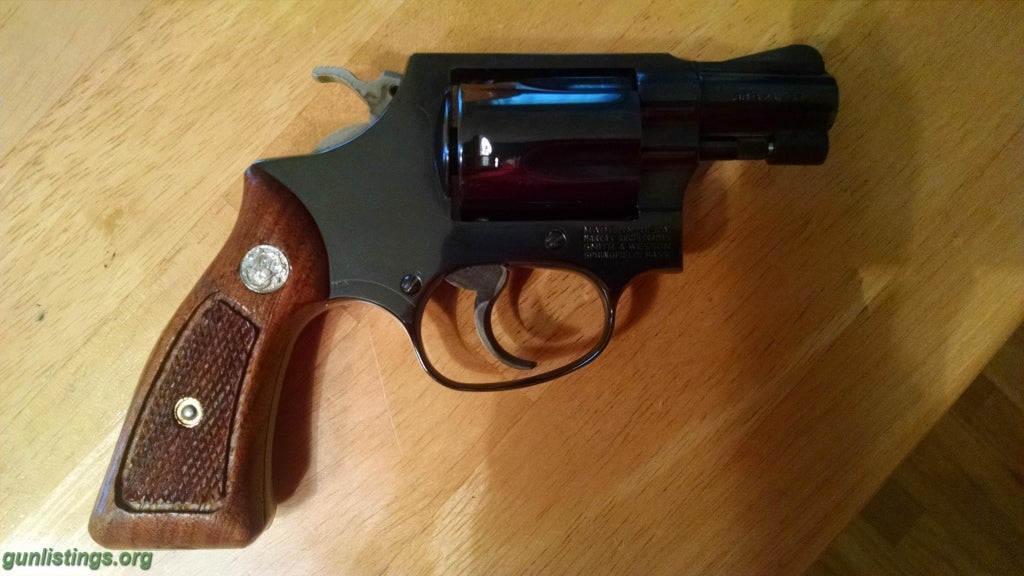 Gunlistings.org - Pistols S&W 36 Like New