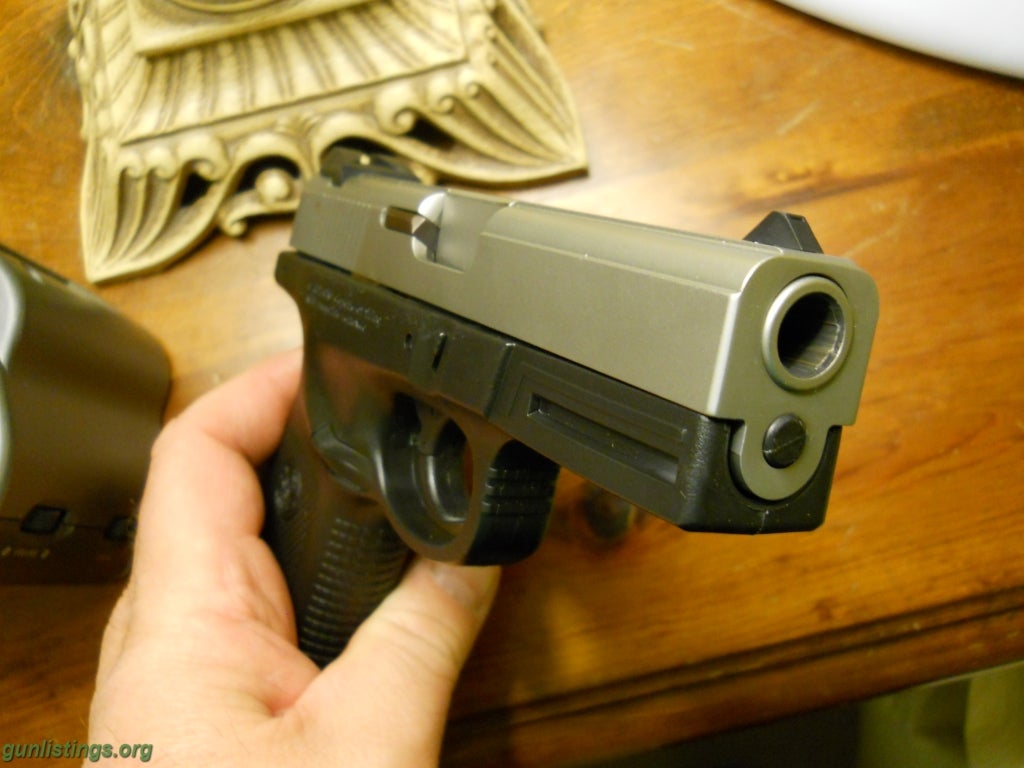 Pistols S&W 40VE