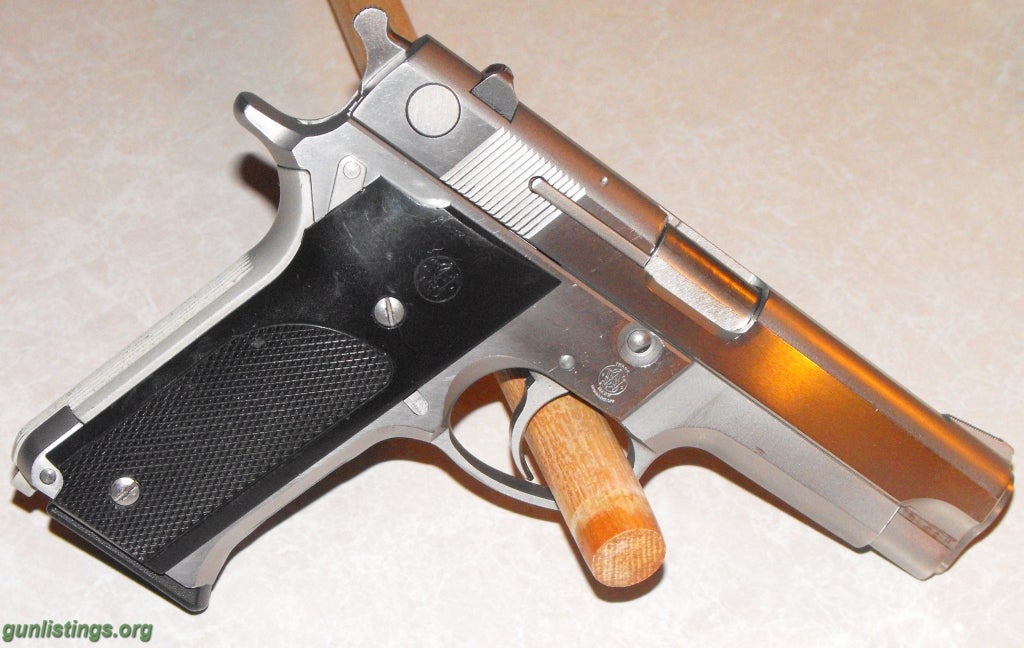 gunlistings-pistols-s-w-659