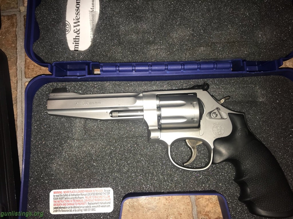 Pistols S&W 686 Plus Pro Series