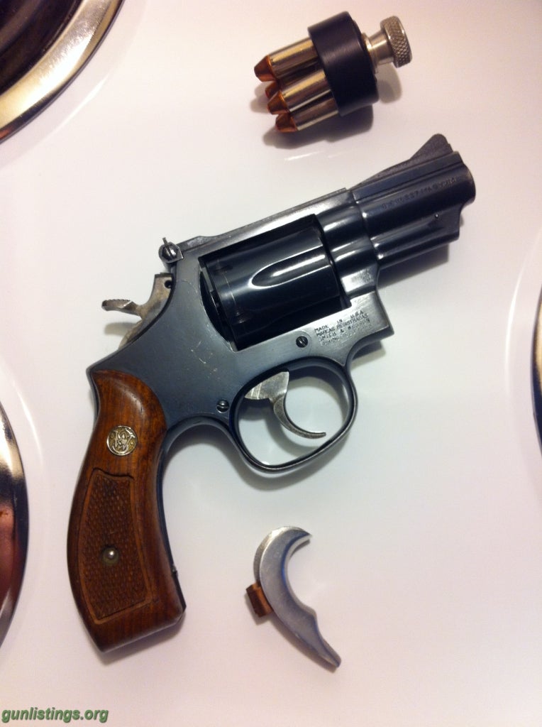 Pistols S&W Model 19-5 Snubby 357