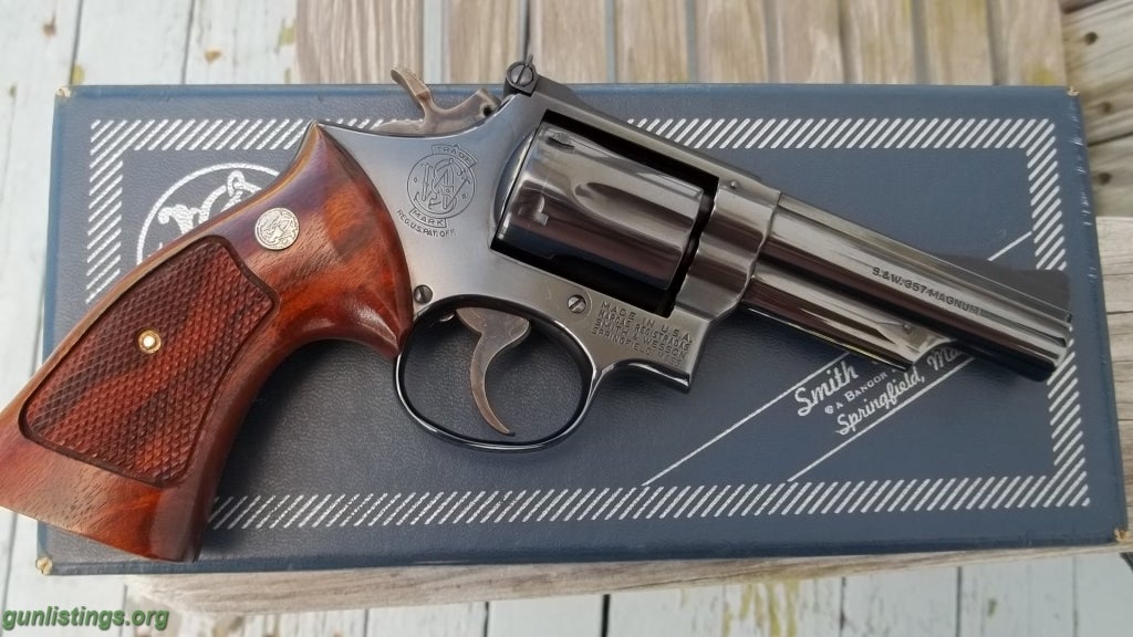 Pistols S&W Model 19 .357 Combat Magnum