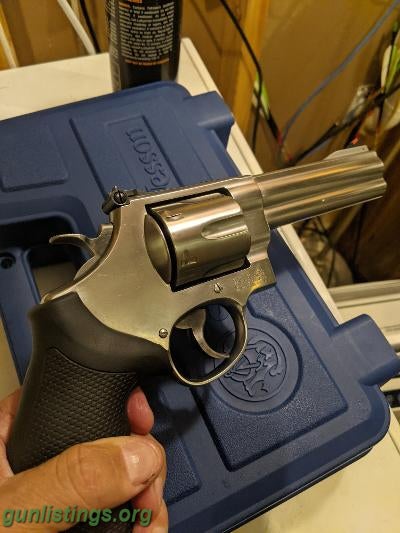 Pistols S&W Model 629, 44 Magnum