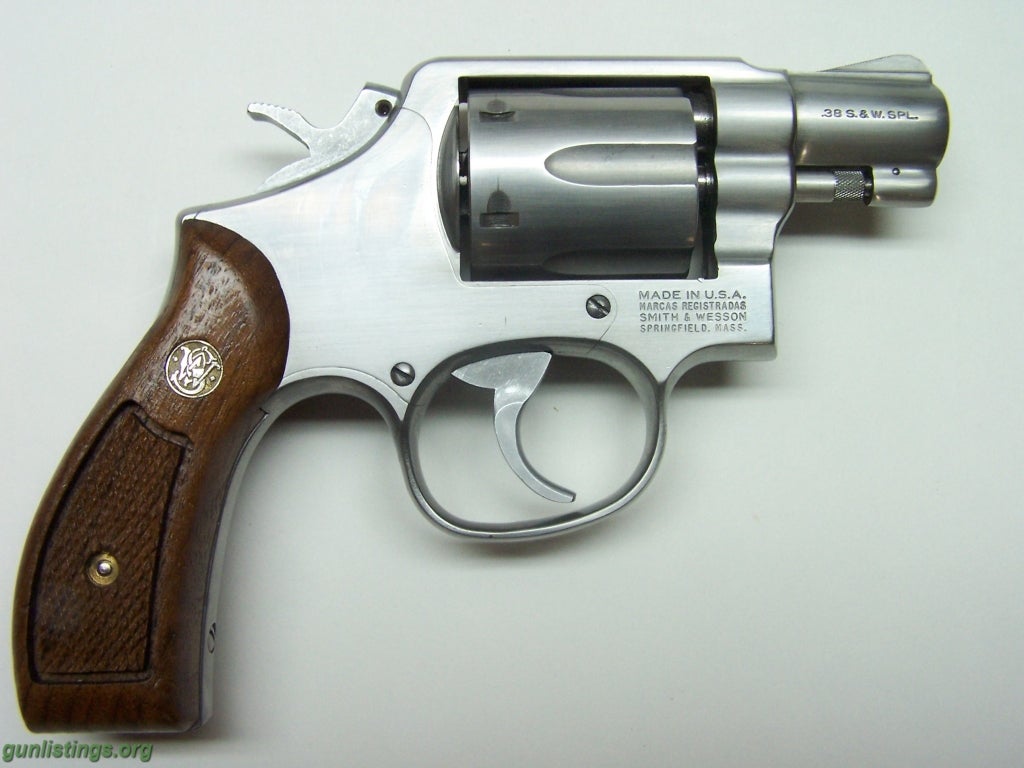 Gunlistings.org - Pistols S&W Model 64-2 Snubbie