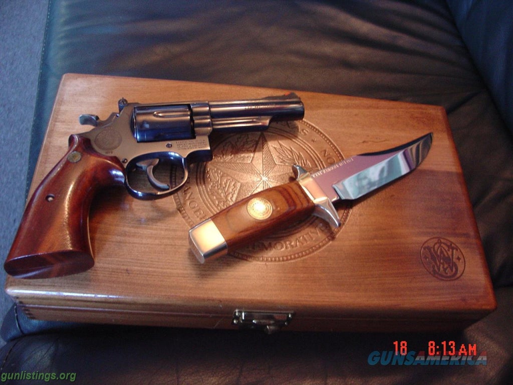 Pistols S&W Texas Rangers Commemorative 4