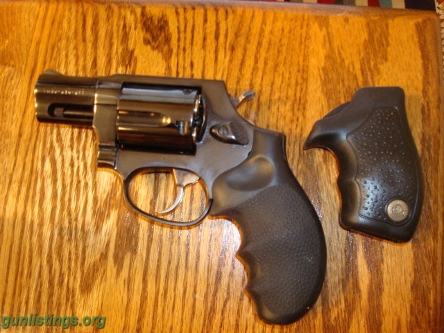 Pistols TAURUS .357 MAGNUM -Model 605