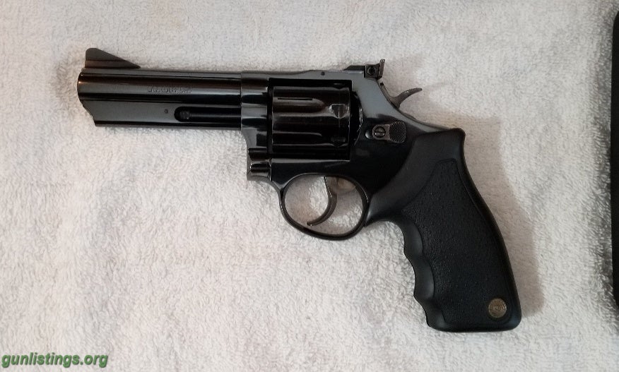 Pistols Taurus 357 Magnum Revolver