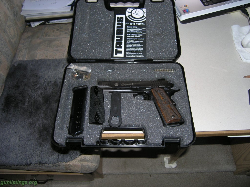 Pistols Taurus