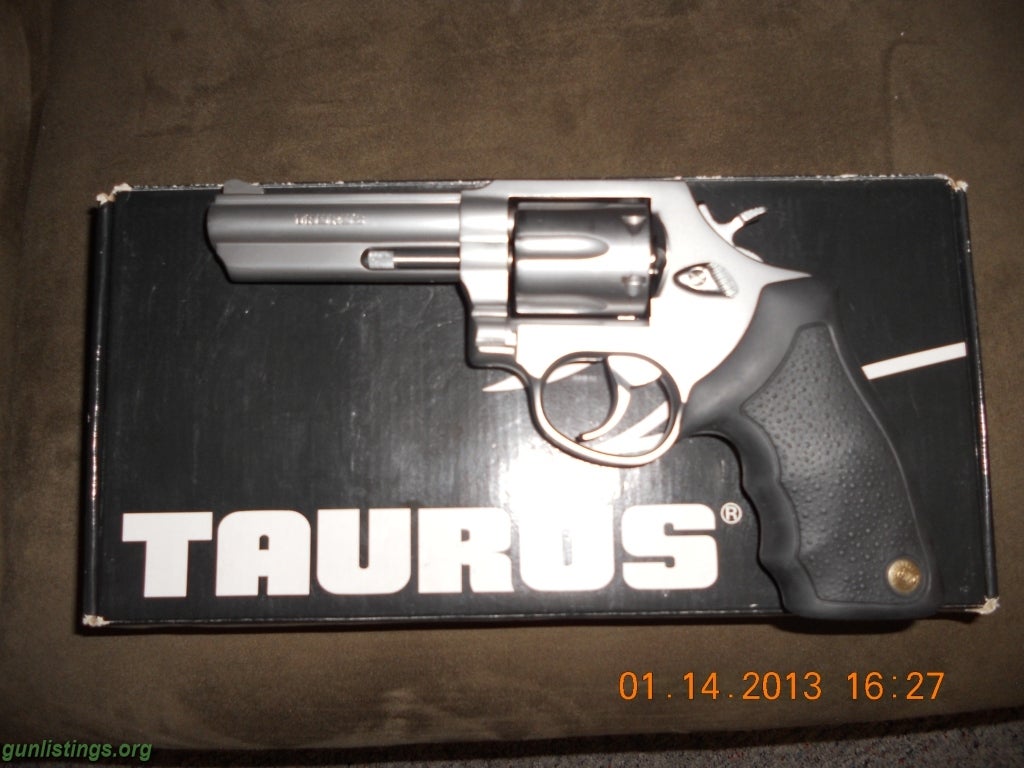 Pistols Taurus 82-S Stainless Steel 4in Barrel 38 SPL