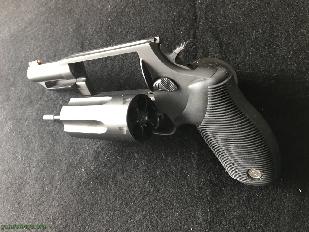 Pistols Taurus Judge 3