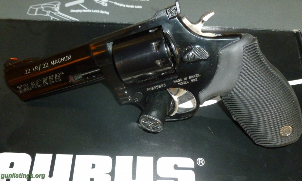 Pistols Taurus M992 Tracker 22LR/22MAG, 4