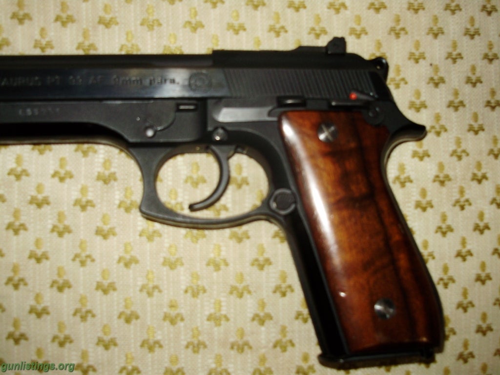 Pistols Taurus PT99