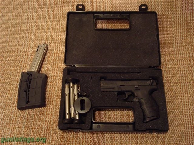 Pistols Walther P22Q, High Capacity Mag, Extra Mags, Ammo