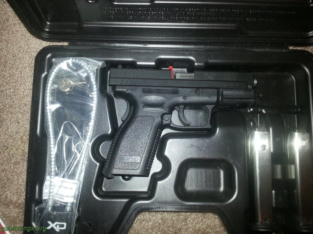 Pistols Springfield XD 40 Service Model