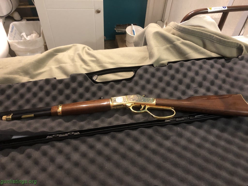 Collectibles John Wayne Tribute Rifle