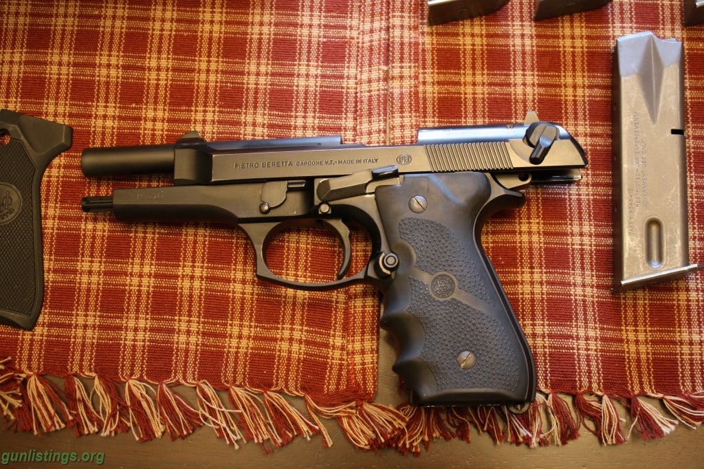 Pistols Beretta 92FS