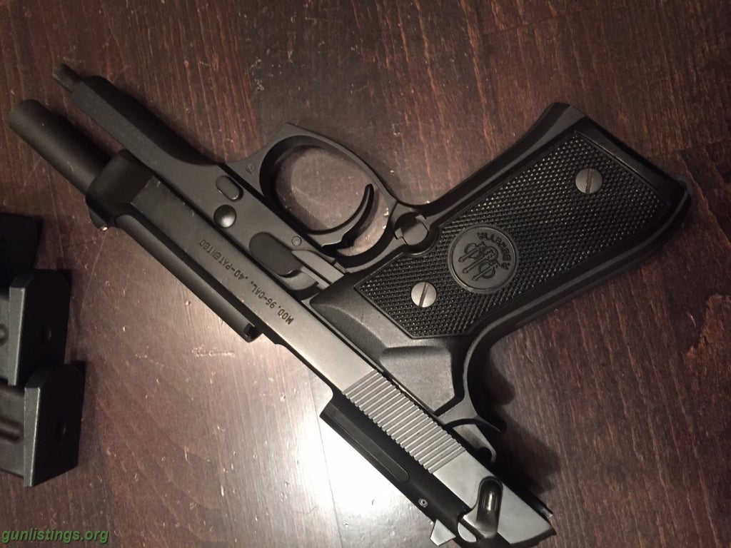 Pistols Beretta 96 - .40