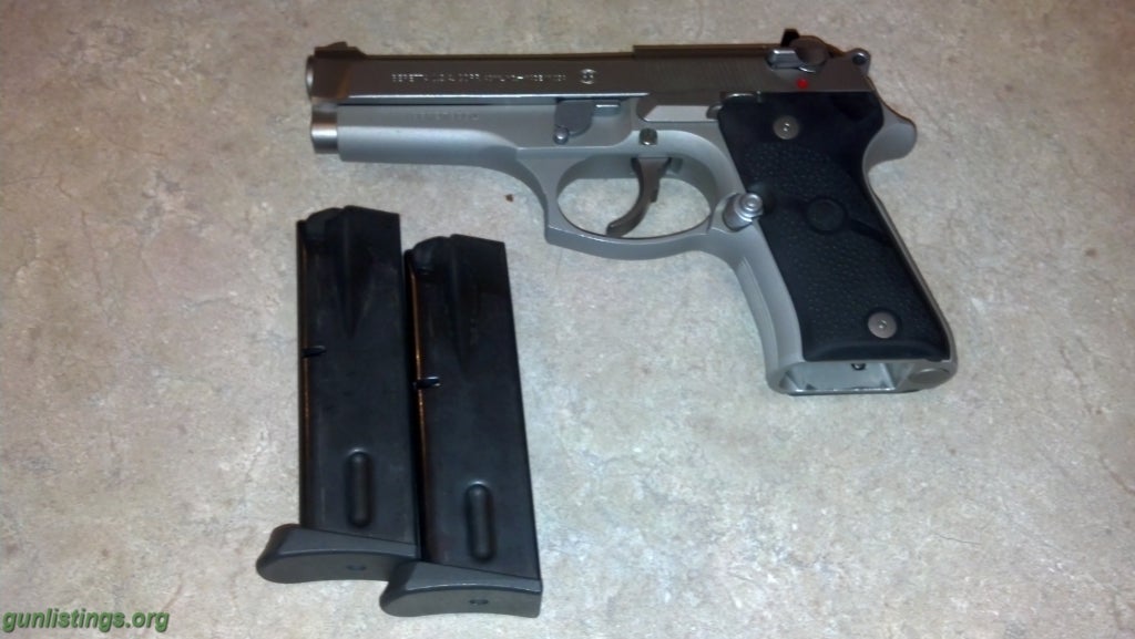 Pistols Beretta 96C