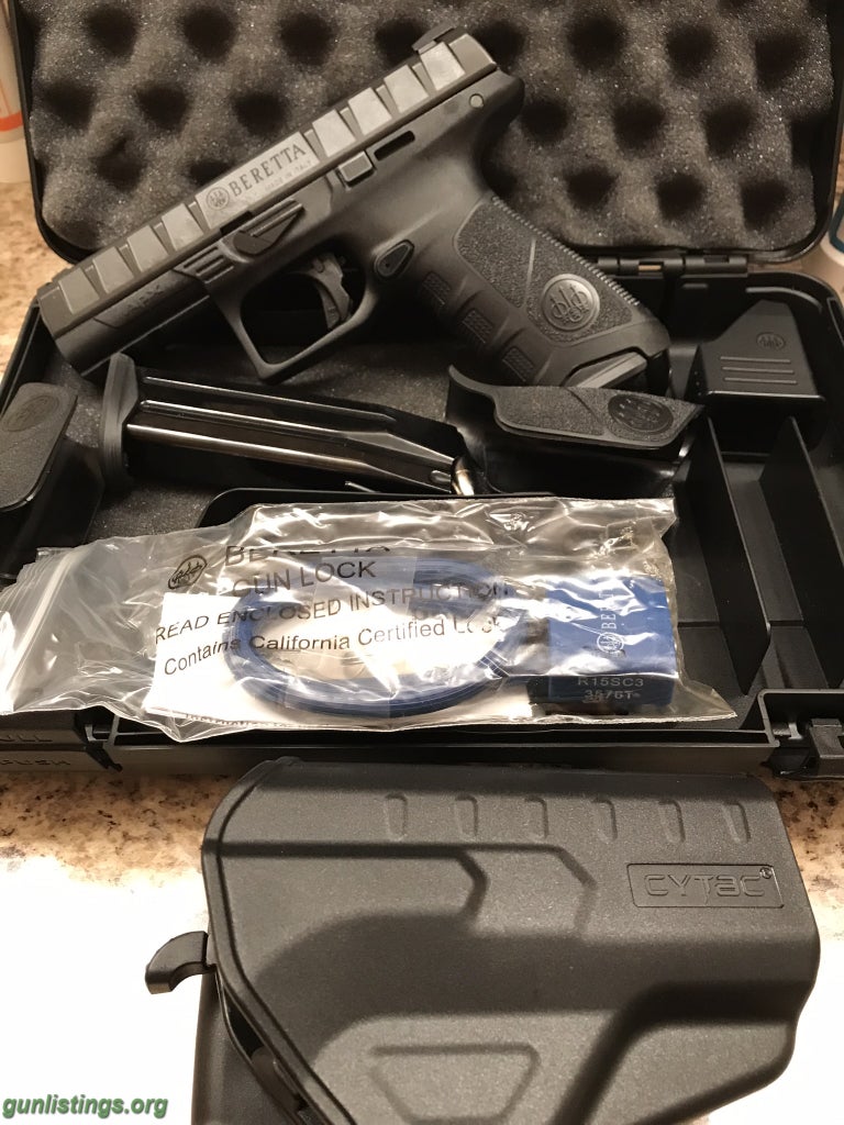 Pistols Beretta APX