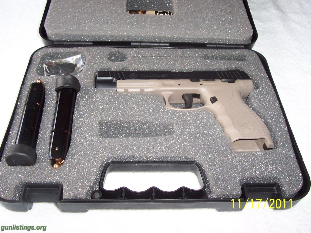 Pistols DESERT SAND TACTICAL 9 MM