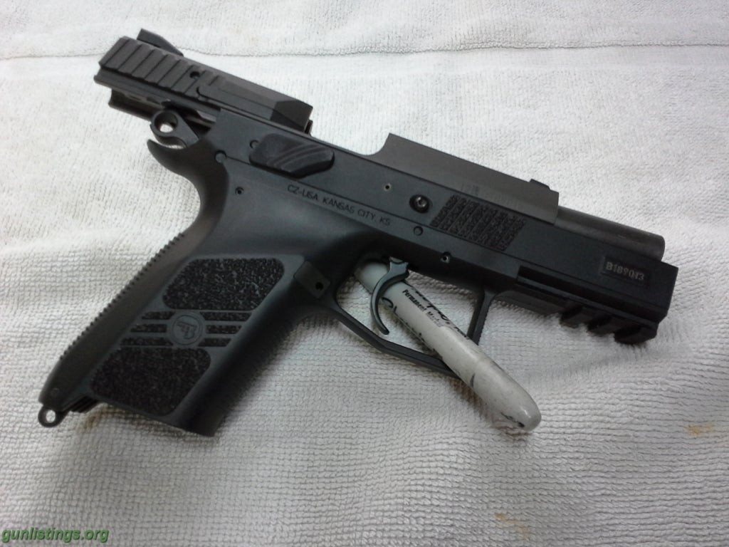 Pistols CZ P-07 Duty