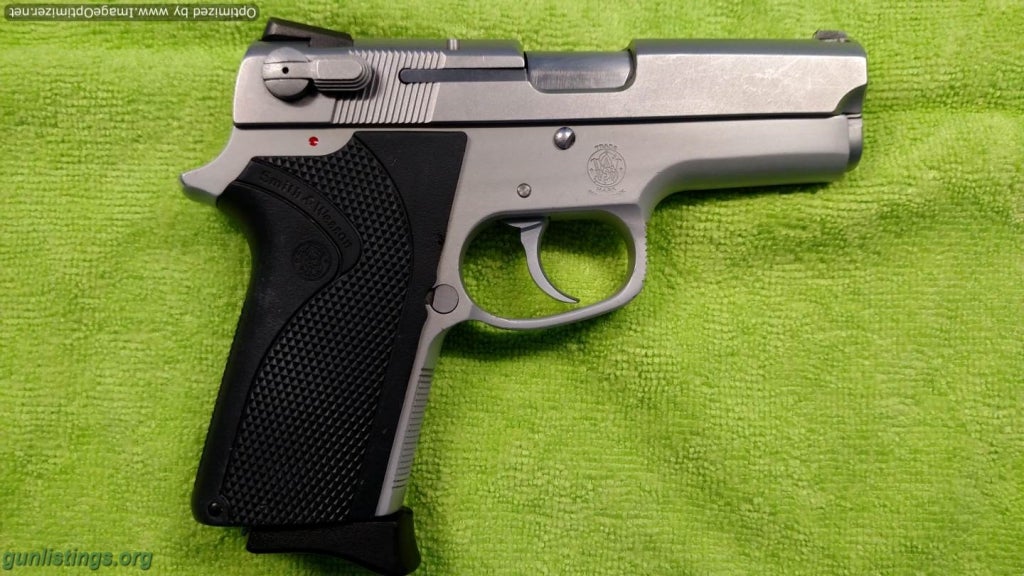 Pistols Smith & Wesson Model 3913