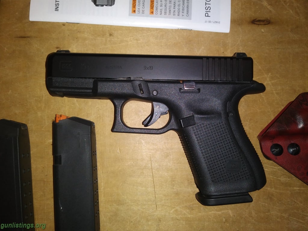 Pistols Glock 19 9mm Gen 5 + Extras