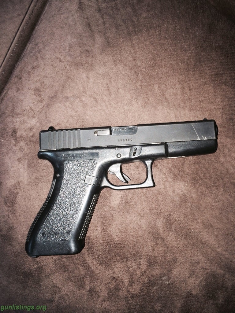 Pistols Glock 22 2nd Gen